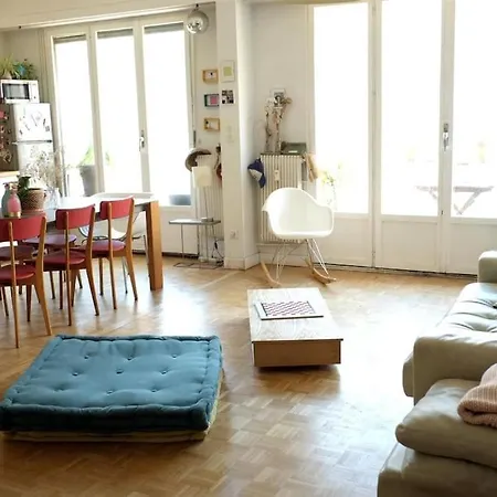 Sunny Garibaldi Port, Private Parking Apartment